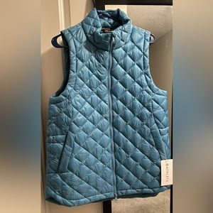 Athleta WHISPER FEATHERLESS PUFFER VEST